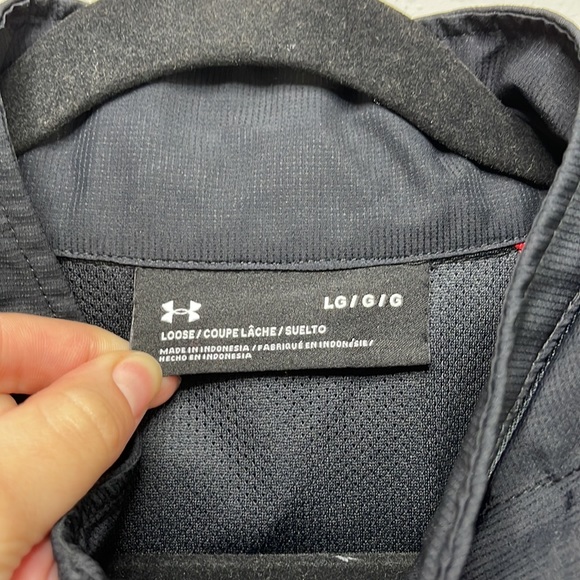 Under Armour Jacket. Size: Large - Picture 8 of 8
